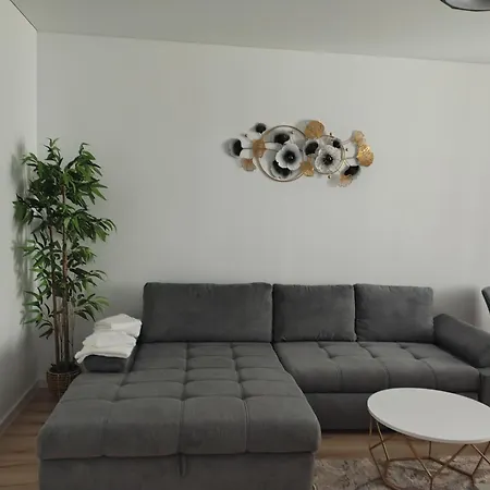 Apartament Shel *
